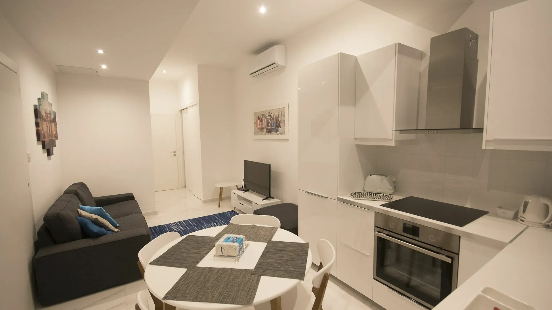 Staines Suite Sliema Apartment