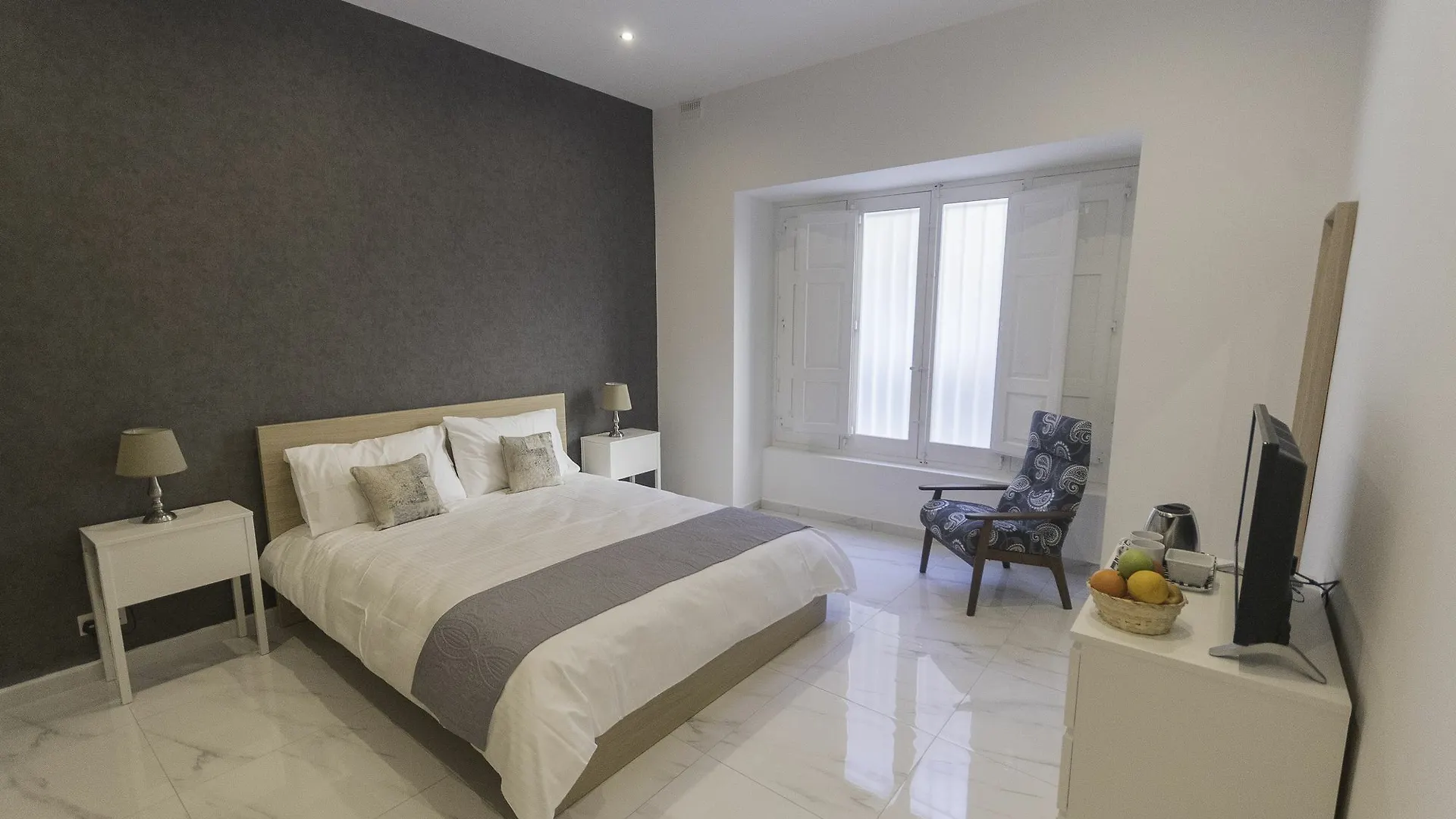 Staines Suite Sliema 0*,  Malta